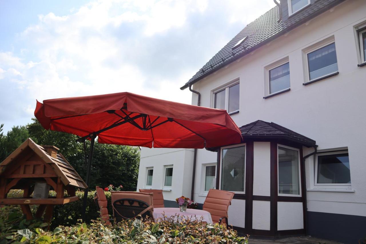 Ferienwohnung Dicke Linde Schmallenberg Bagian luar foto